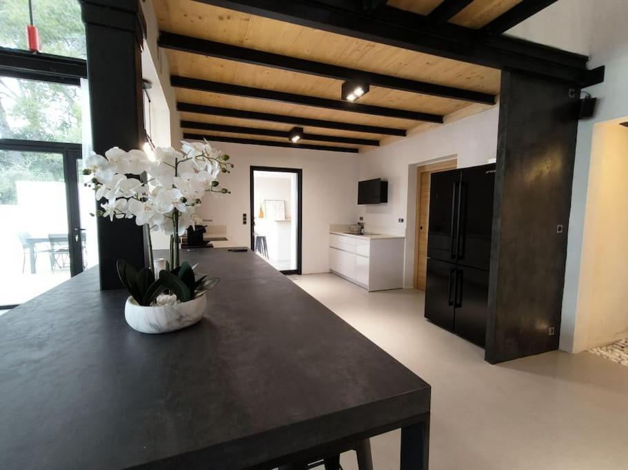 Industrial Luxury Nimes & Arles Villa Бокер Екстериор снимка